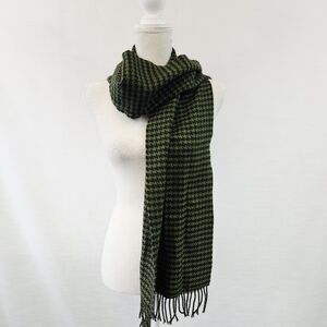 100% Cashmere Green and Black Houndstooth Scarf